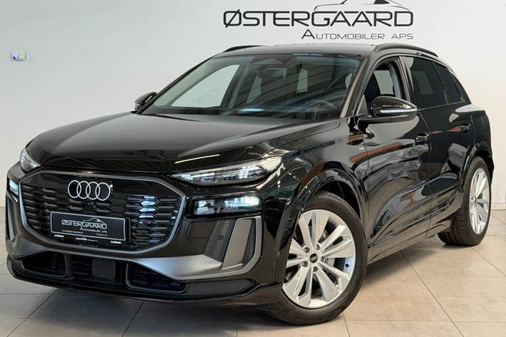 Sort Audi Q6 e-tron fra 2025