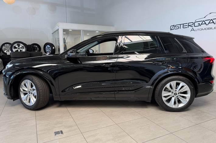 Sort Audi Q6 e-tron fra 2025