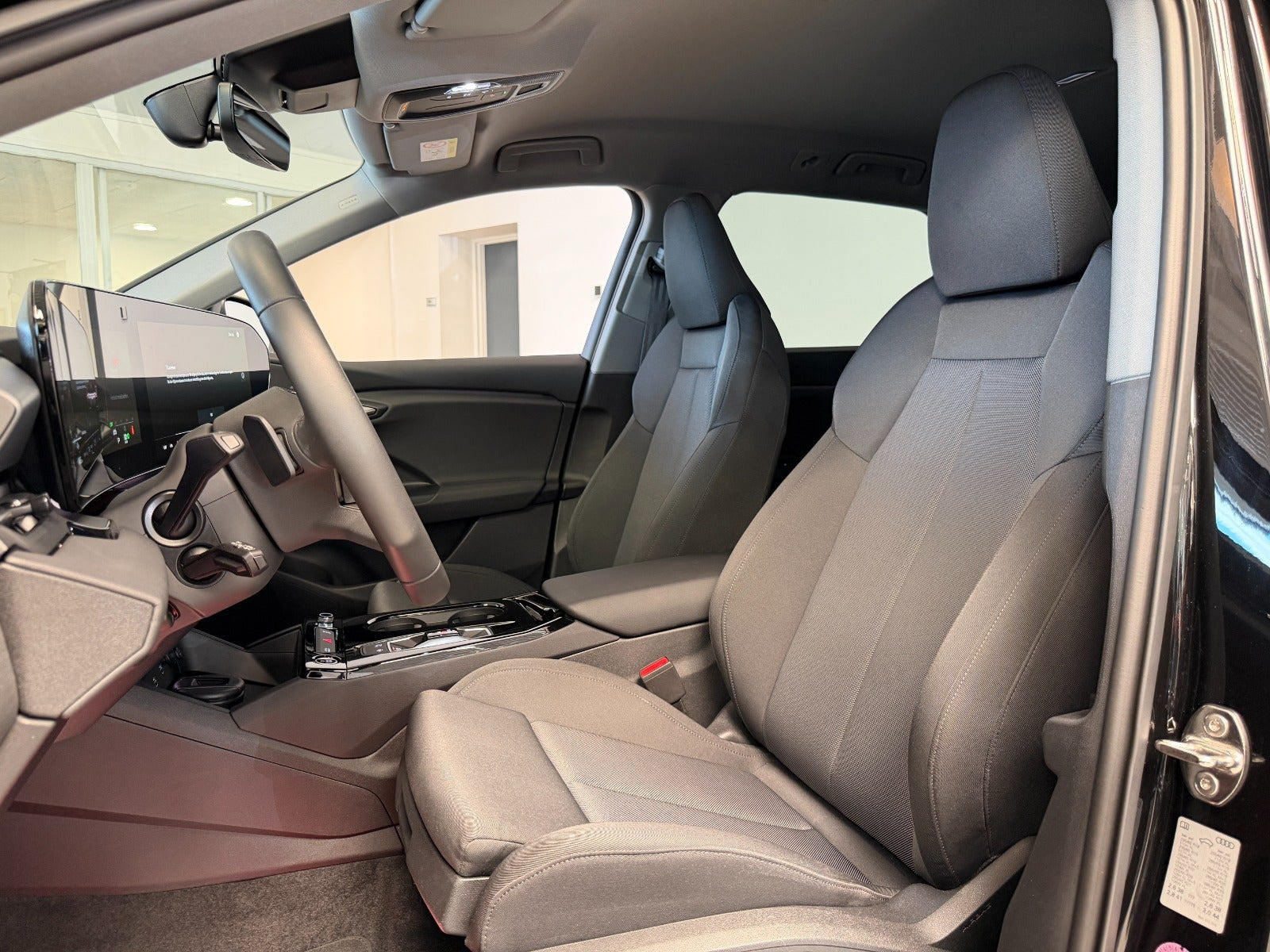 Sort Audi Q6 e-tron fra 2025