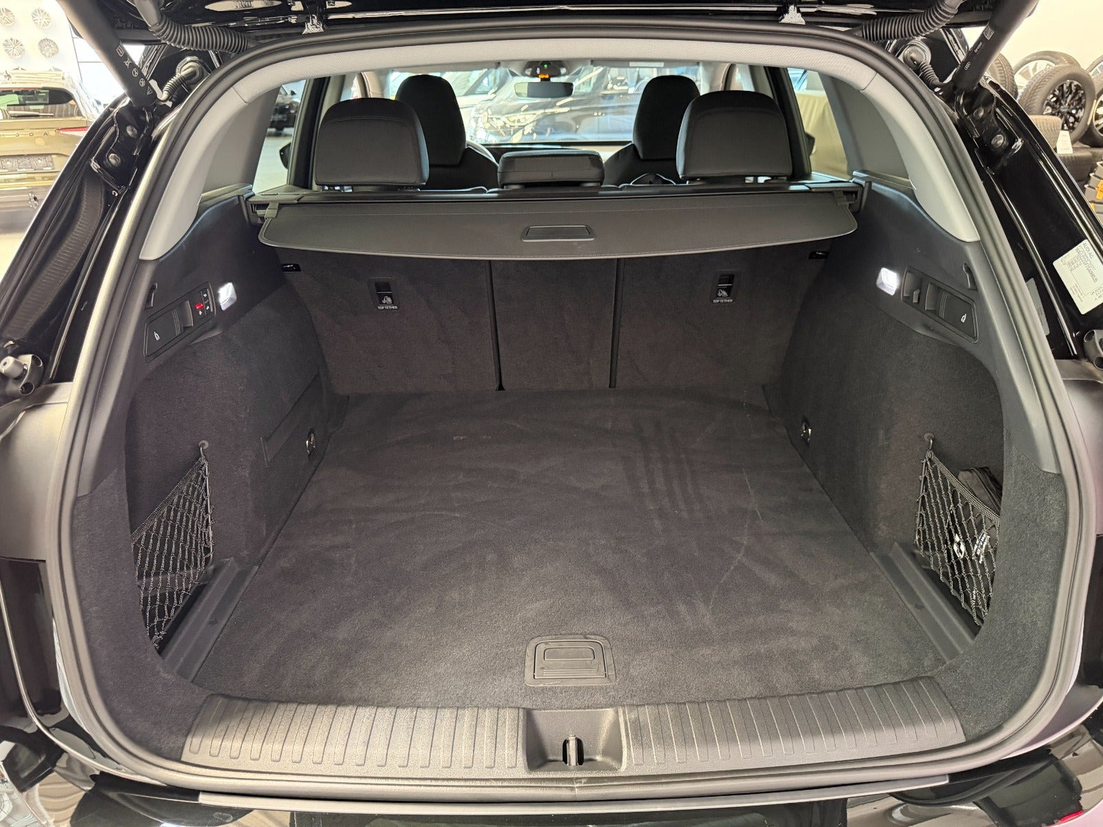 Sort Audi Q6 e-tron fra 2025