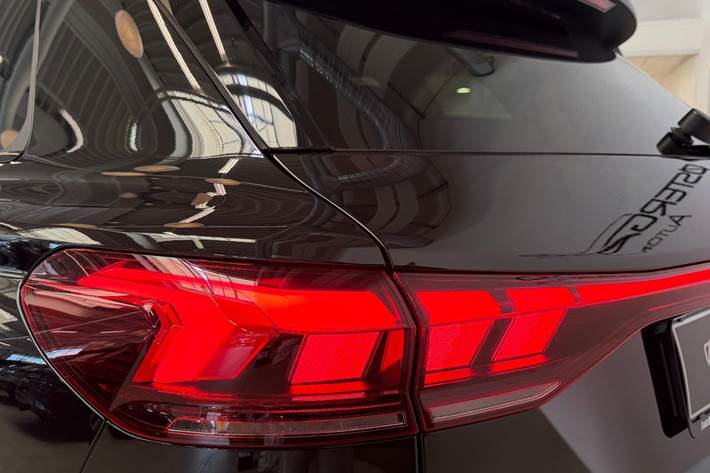Sort Audi Q6 e-tron fra 2025