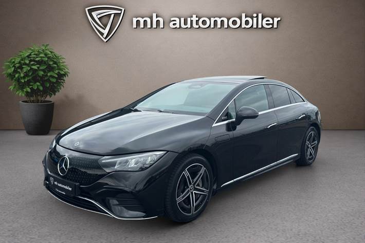 Sort Mercedes EQE350 fra 2024 set udefra