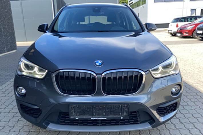 Grå BMW X1 fra 2019