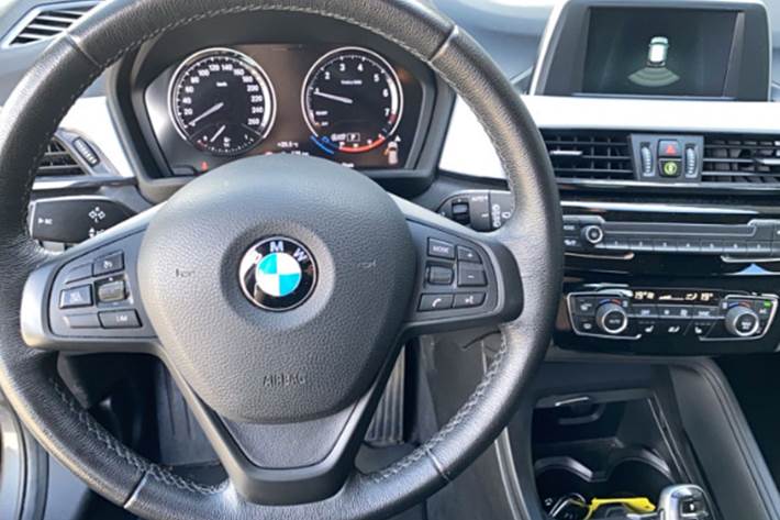 Grå BMW X1 fra 2019