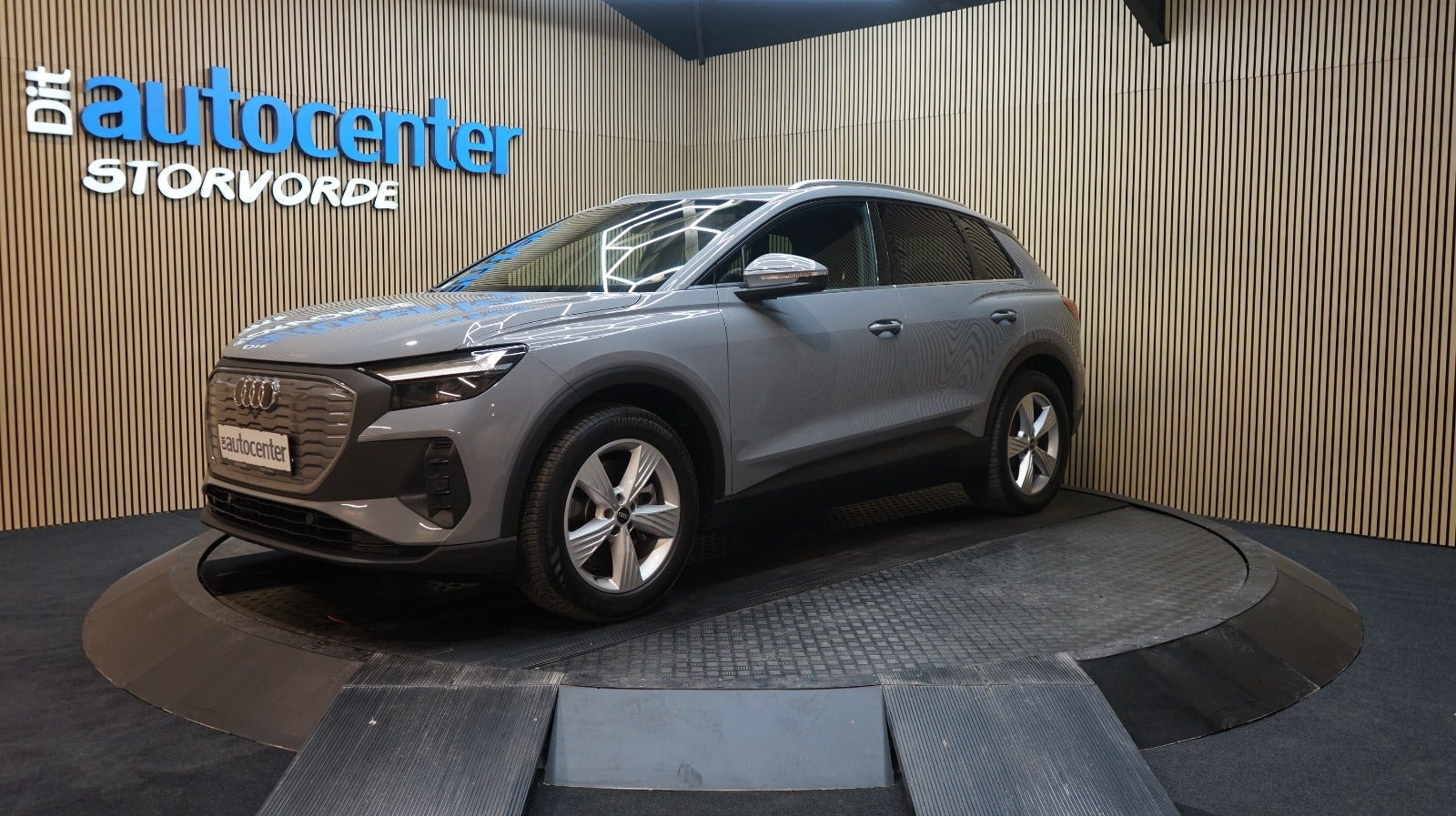 Grå Audi Q4 e-tron fra 2022