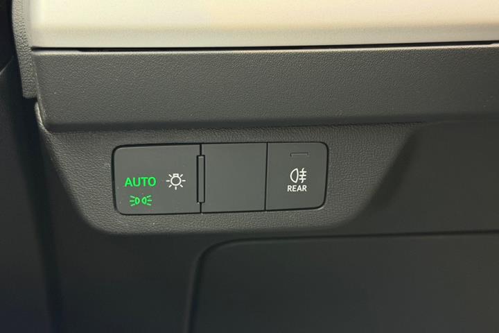 Blå Audi Q4 e-tron fra 2023