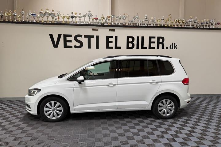 Hvid VW Touran fra 2020