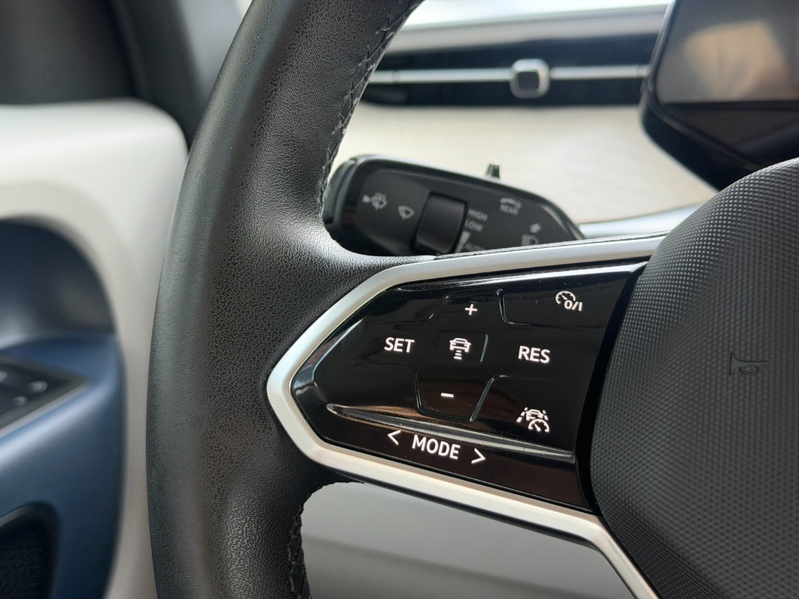 Blå VW ID.Buzz fra 2023