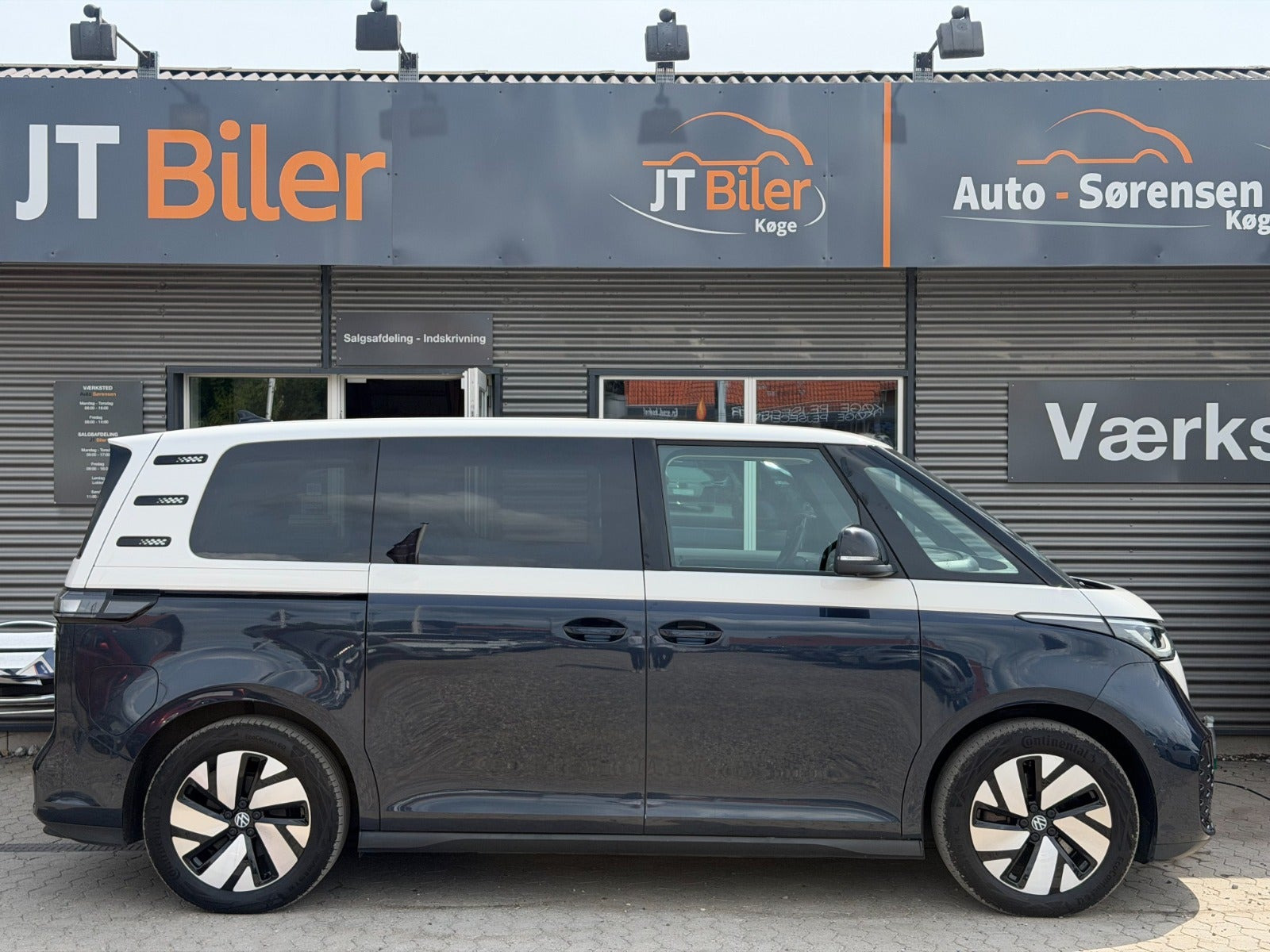Blå VW ID.Buzz fra 2023