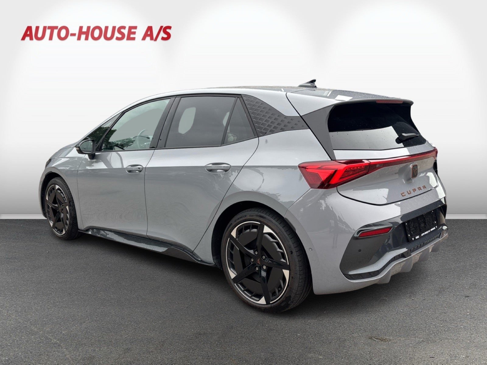 Grå Cupra Born fra 2025