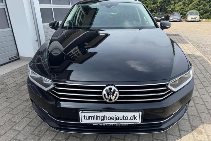 Sort VW Passat fra 2019