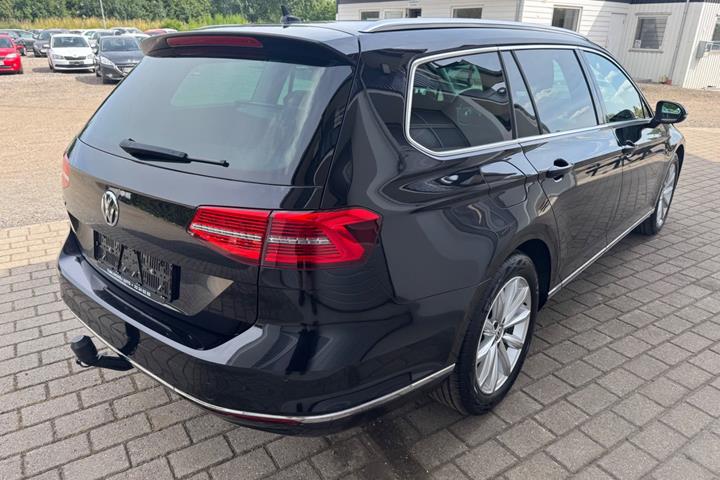 Sort VW Passat fra 2019
