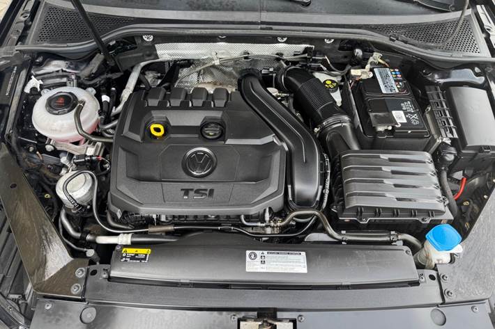 Sort VW Passat fra 2019