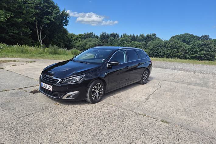 Sort Peugeot 308 fra 2016