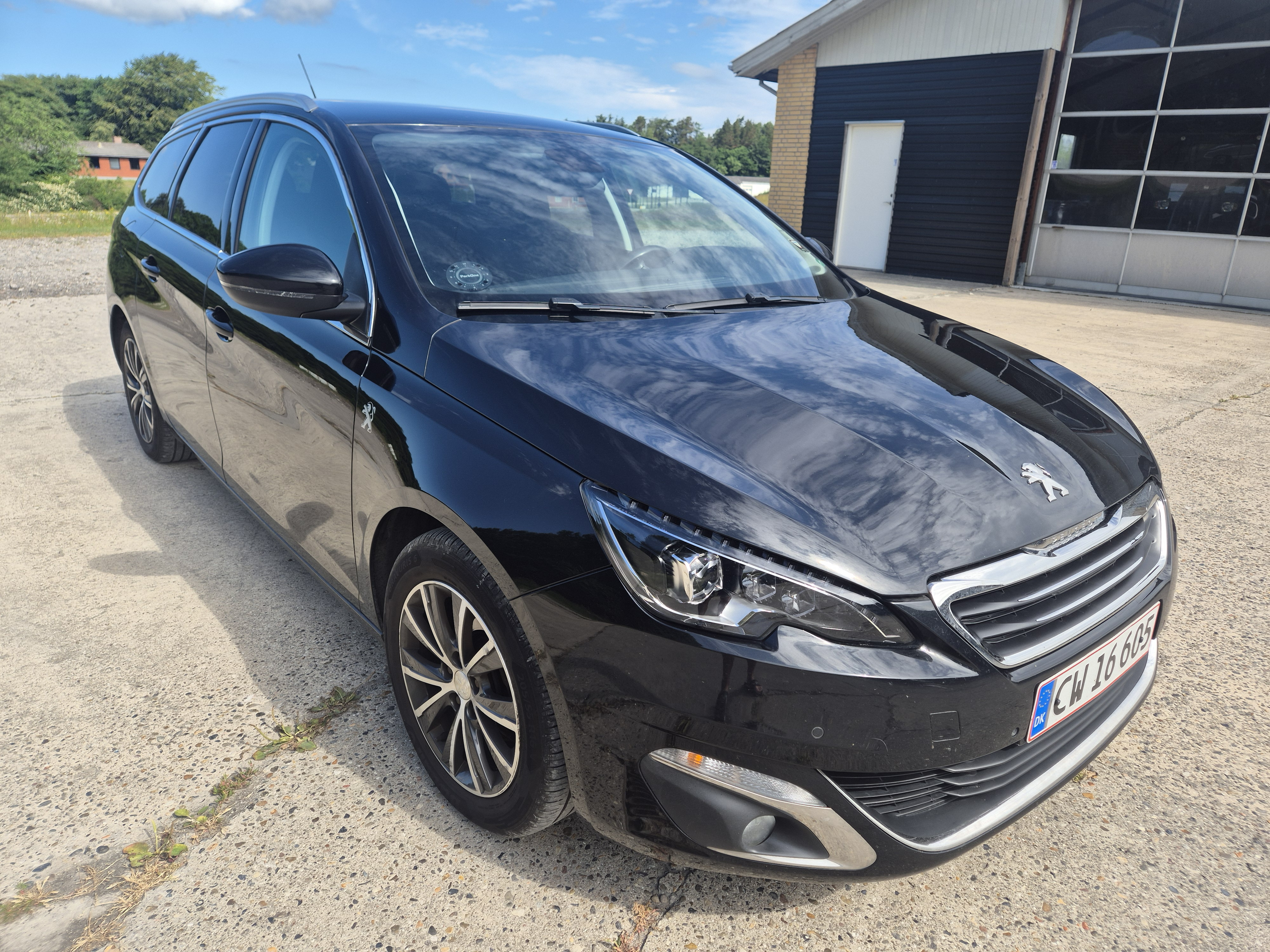 Sort Peugeot 308 fra 2016