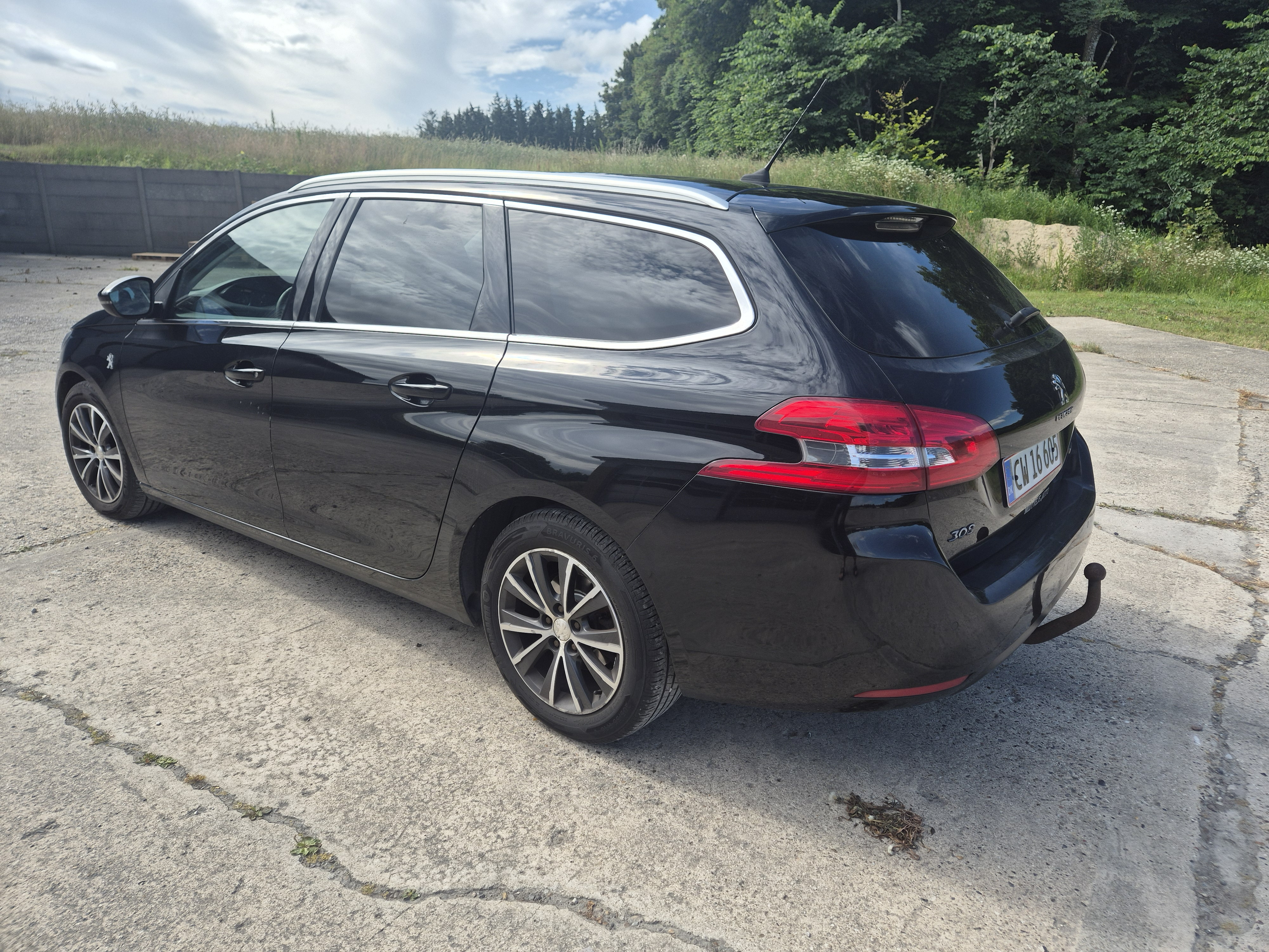 Sort Peugeot 308 fra 2016
