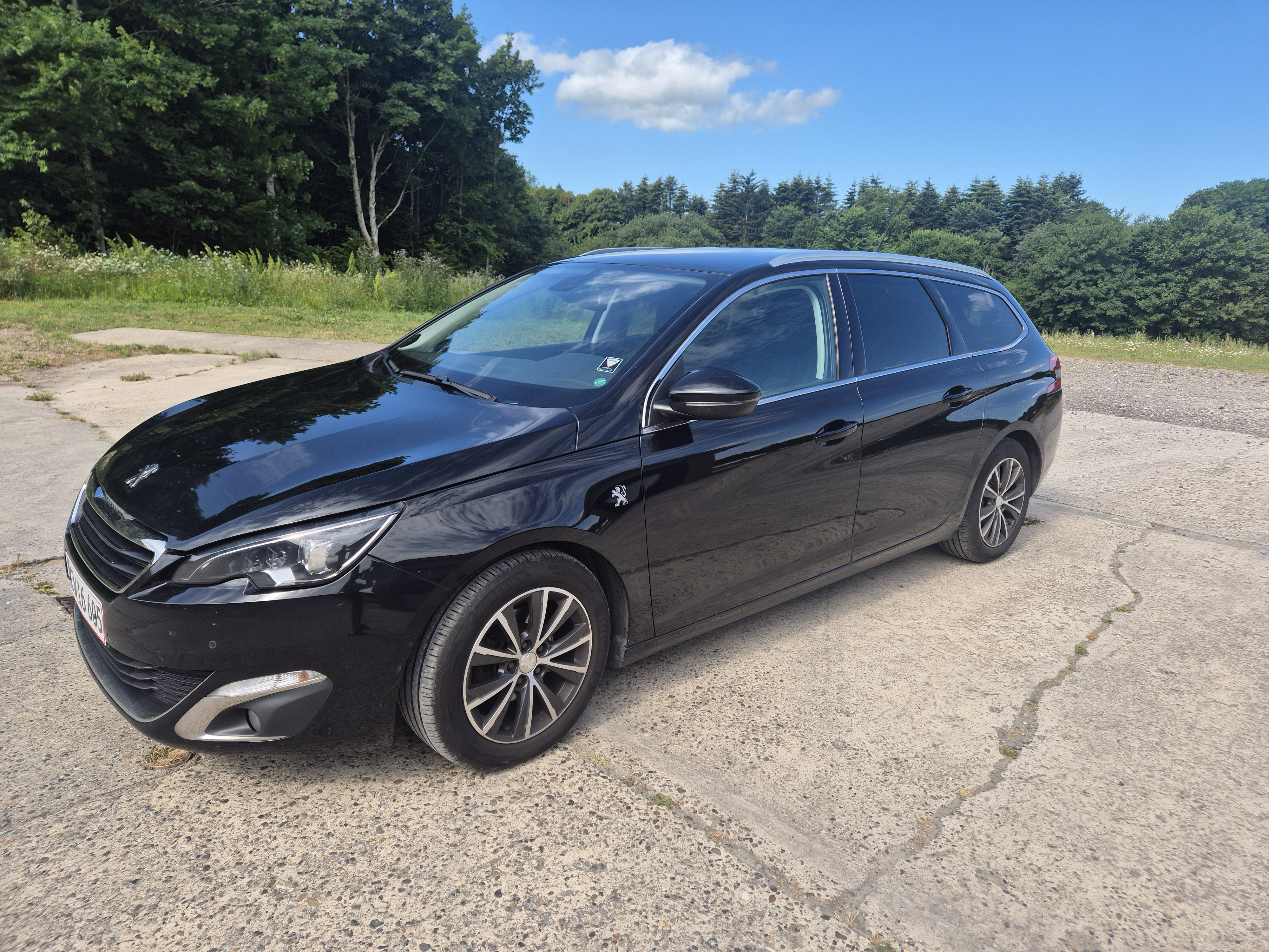Sort Peugeot 308 fra 2016