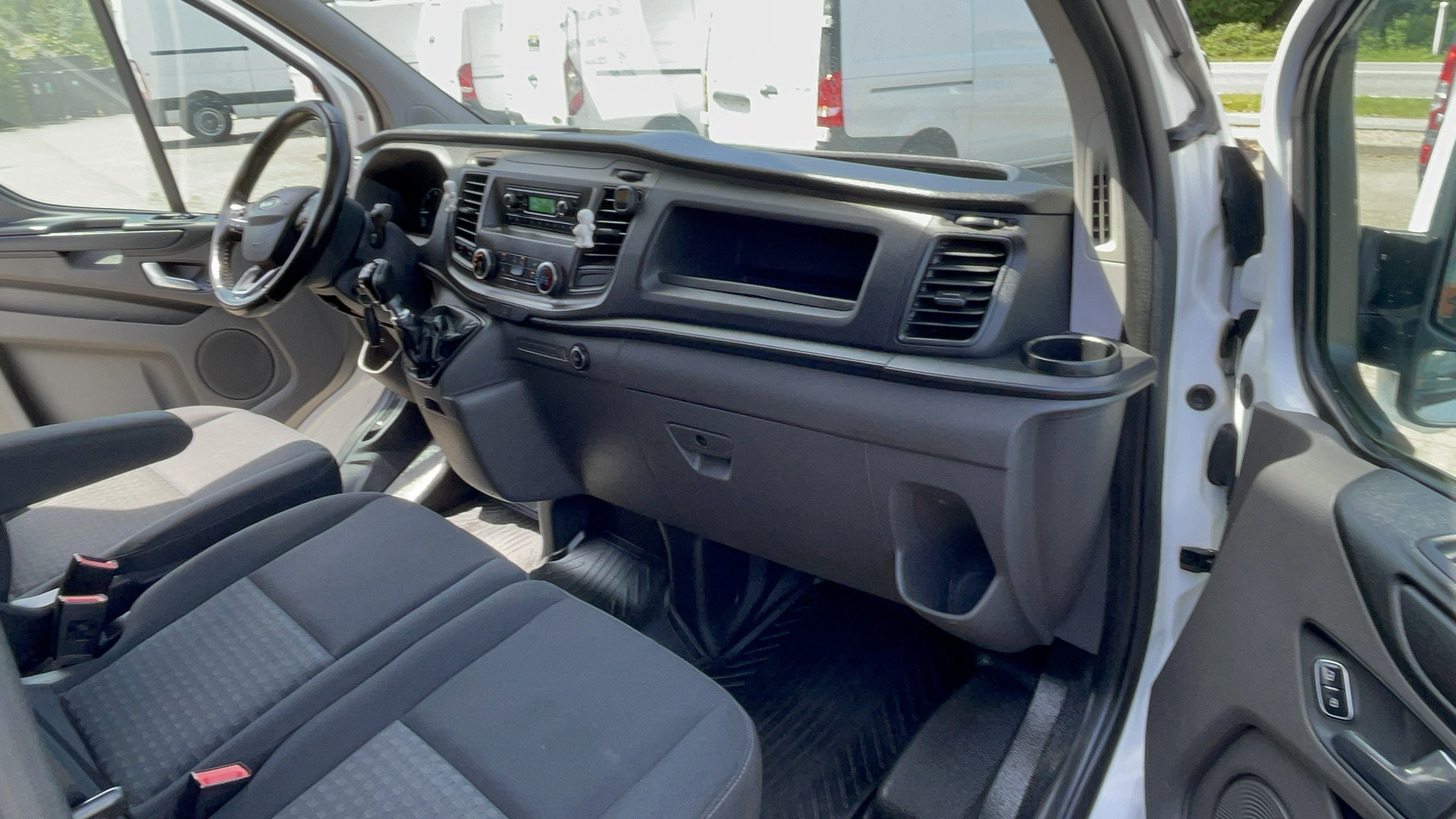 Hvid Ford Transit Custom Van fra 2018