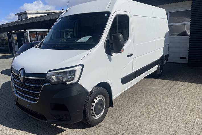 Hvid Renault Master fra 2020
