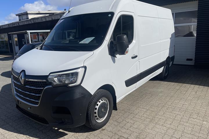 Hvid Renault Master fra 2020