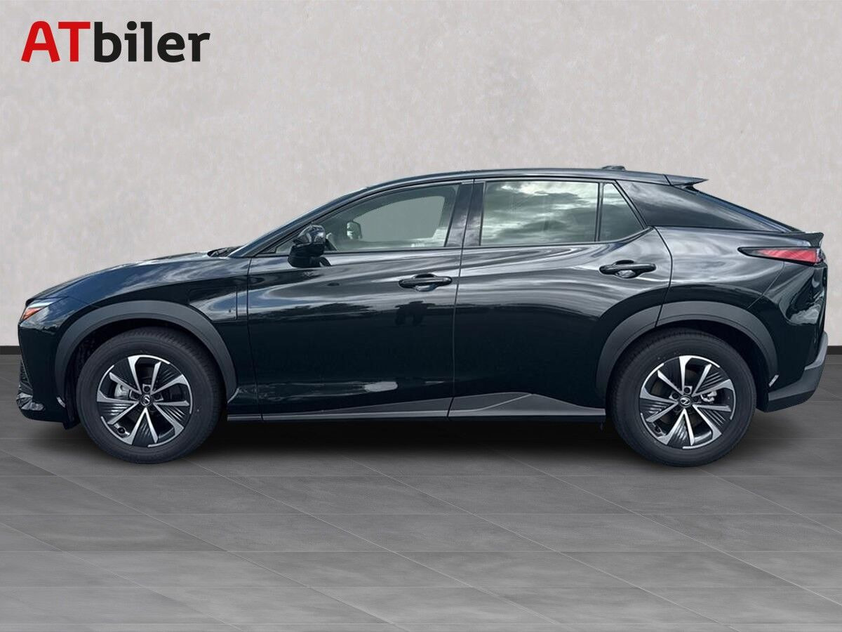 Sort Lexus RZ fra 2025