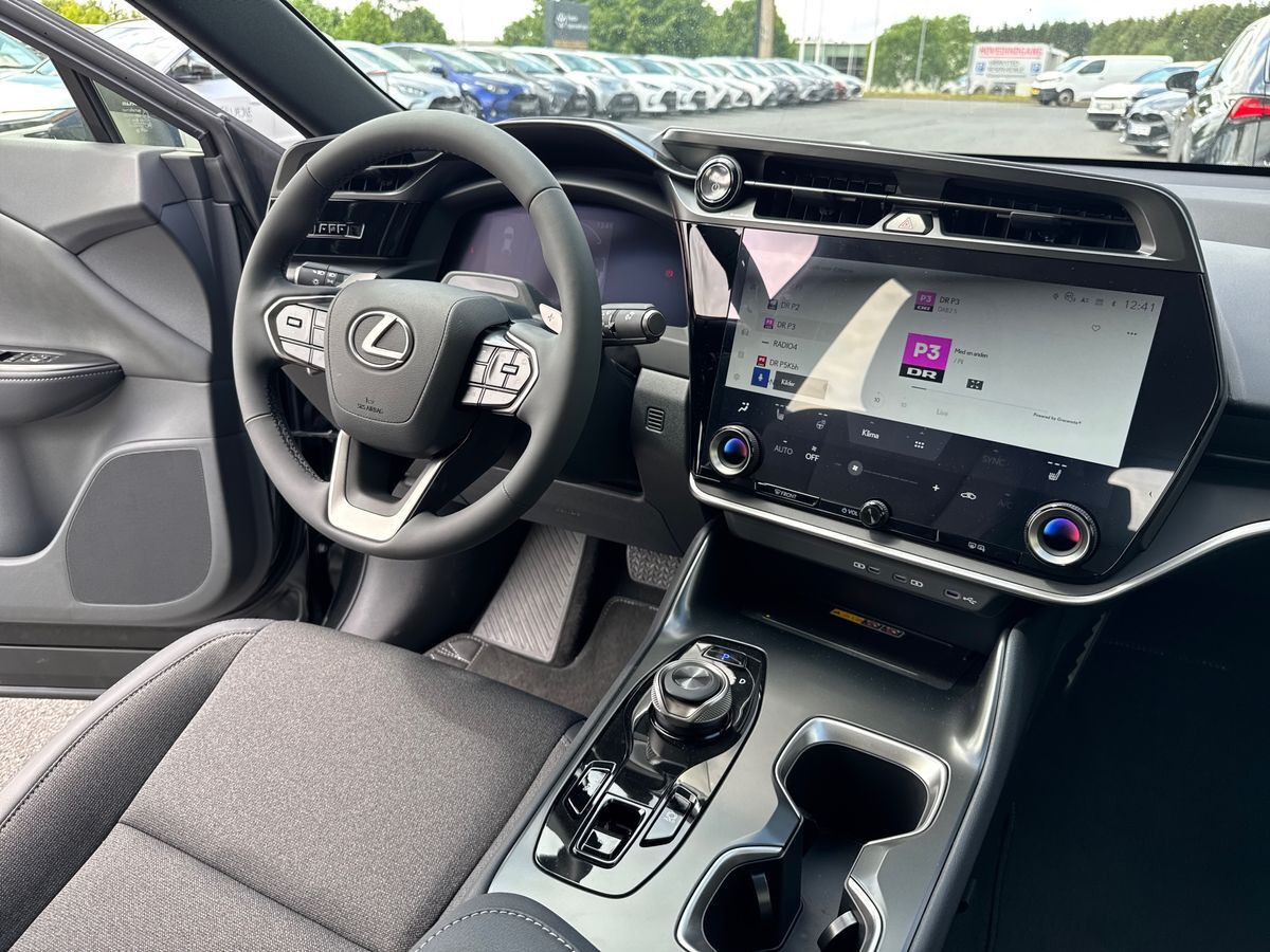 Sort Lexus RZ fra 2025