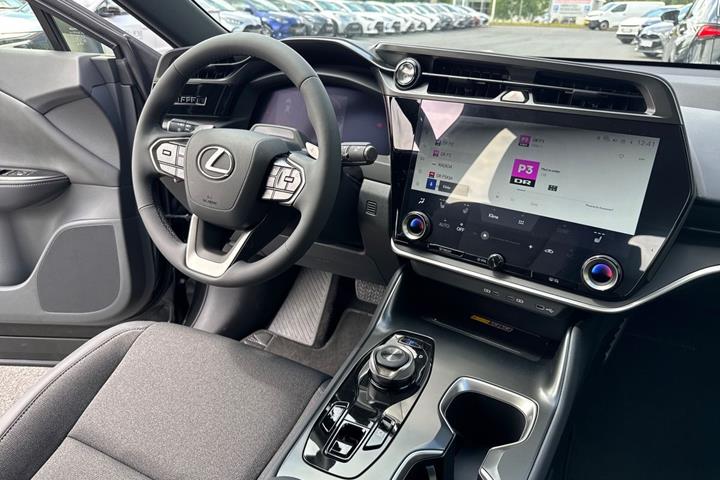 Sort Lexus RZ fra 2025
