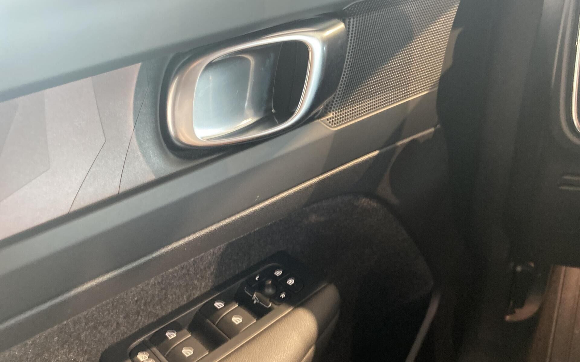 Sort Volvo C40 fra 2023