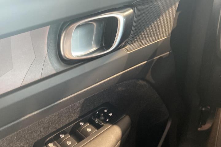 Sort Volvo C40 fra 2023