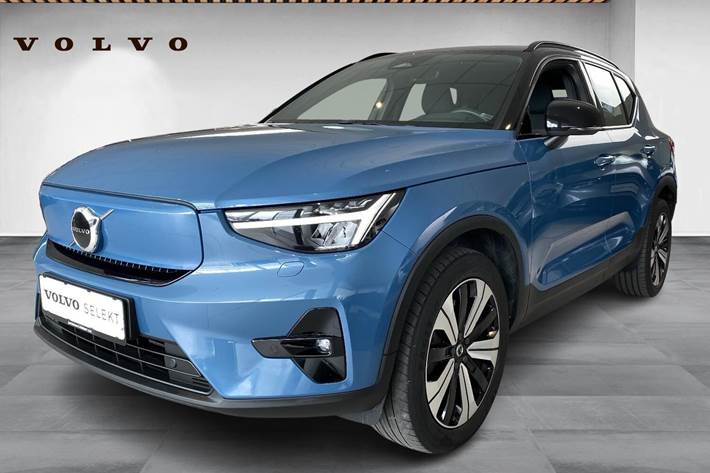 Blå Volvo XC40 fra 2022