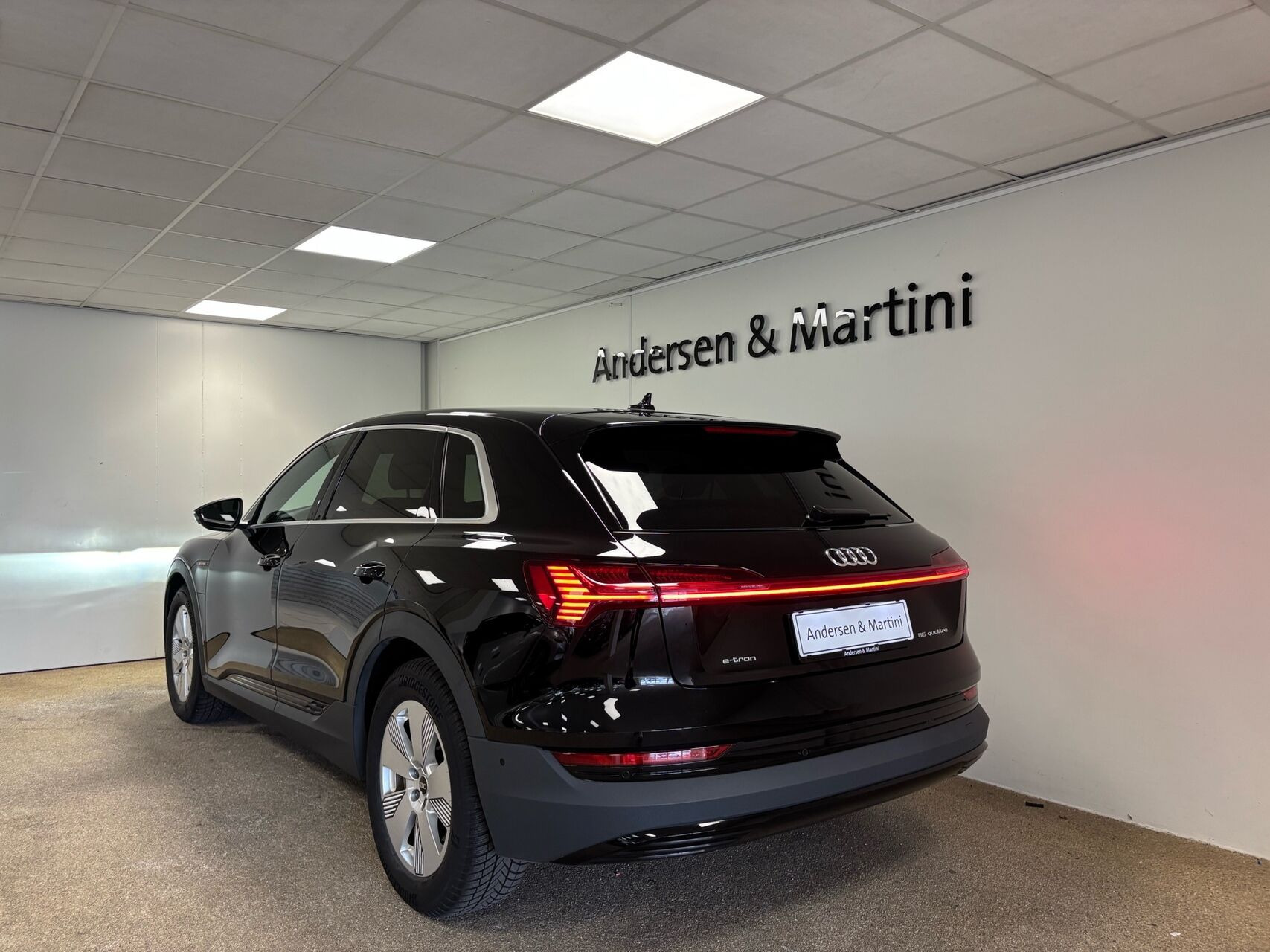 Sort Audi e-tron fra 2022