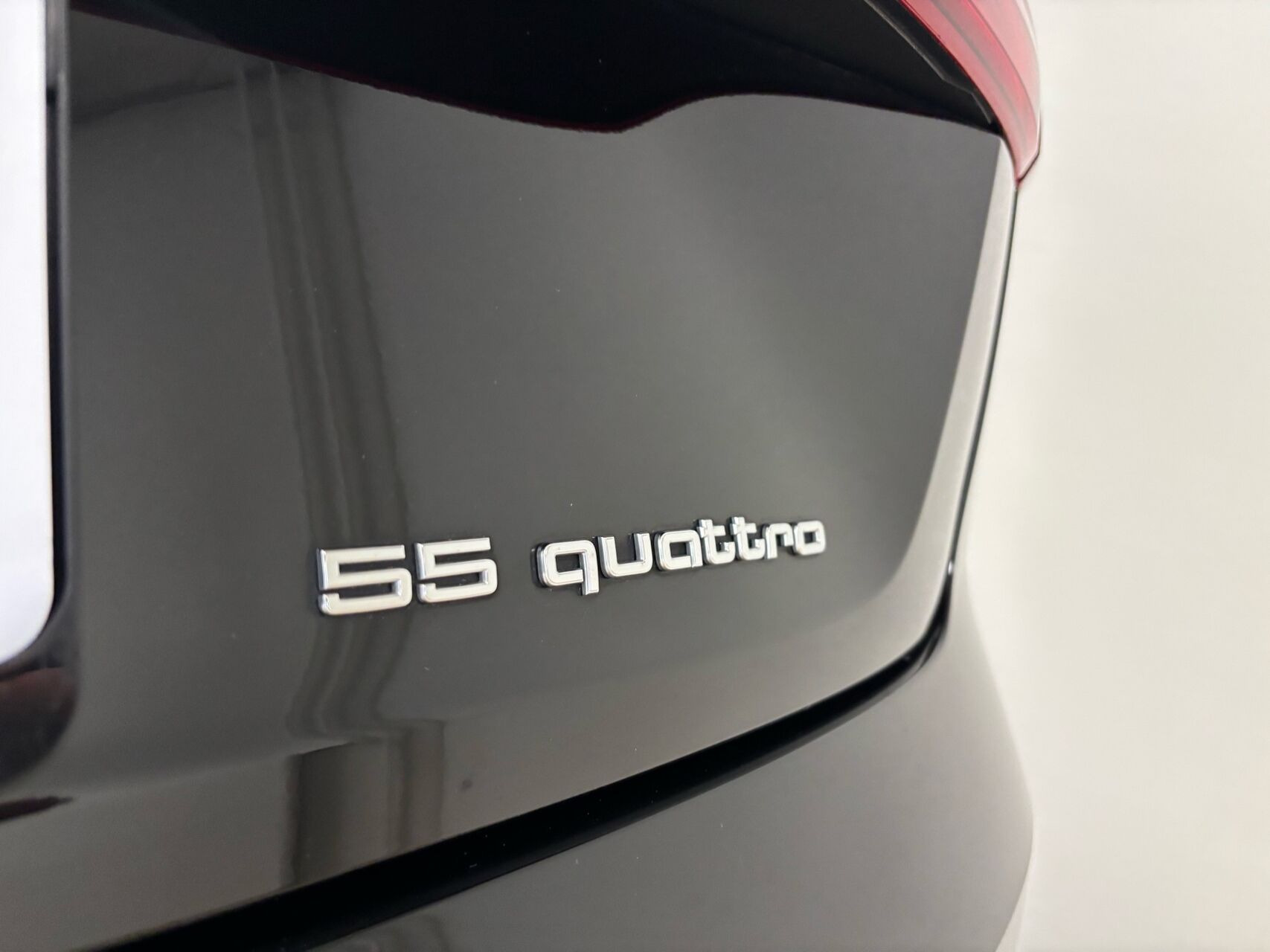 Sort Audi e-tron fra 2022