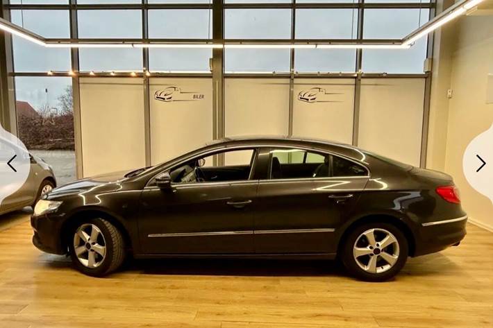 Sort VW Passat fra 2009