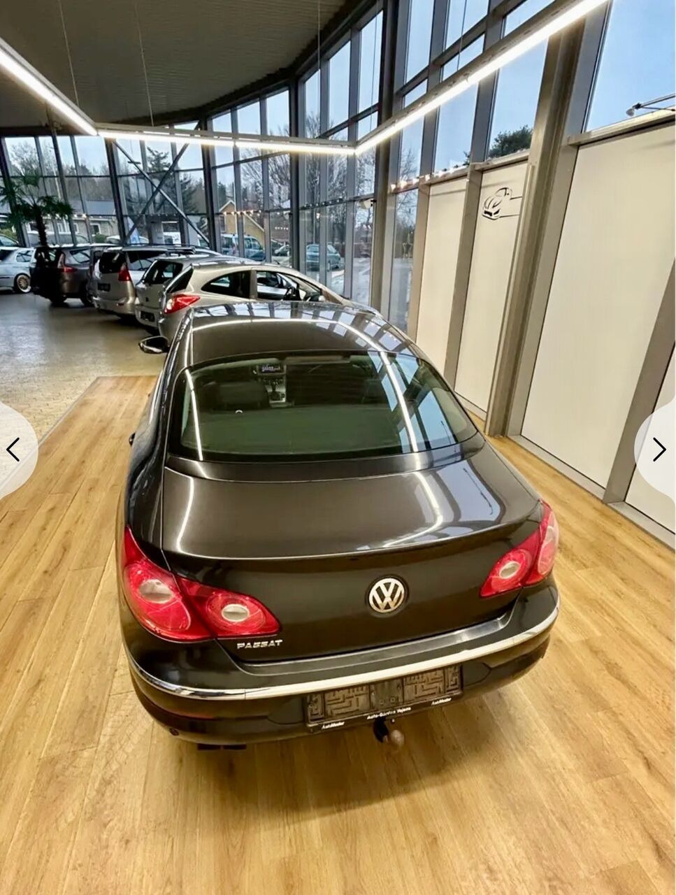 Sort VW Passat fra 2009