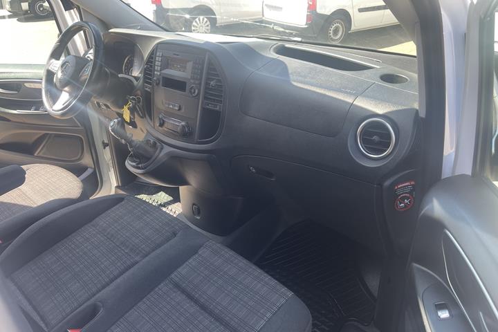Hvid Mercedes Vito fra 2020
