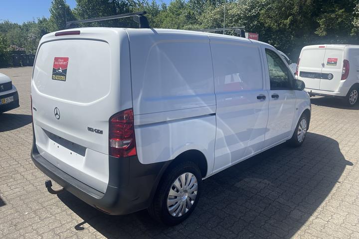 Hvid Mercedes Vito fra 2020