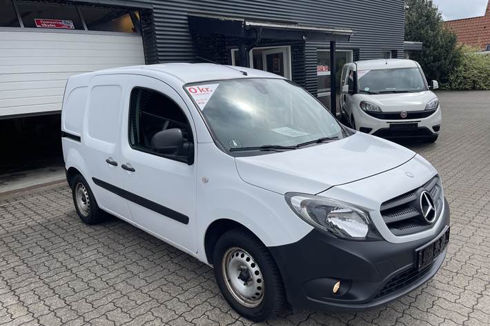 Hvid Mercedes Citan fra 2019