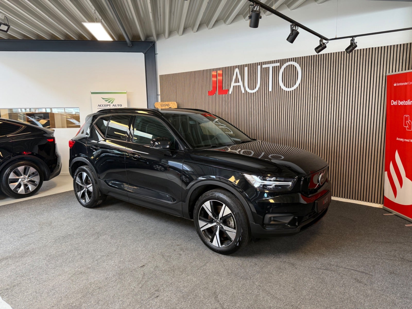 Sort Volvo XC40 fra 2022