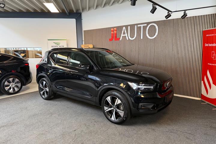 Sort Volvo XC40 fra 2022
