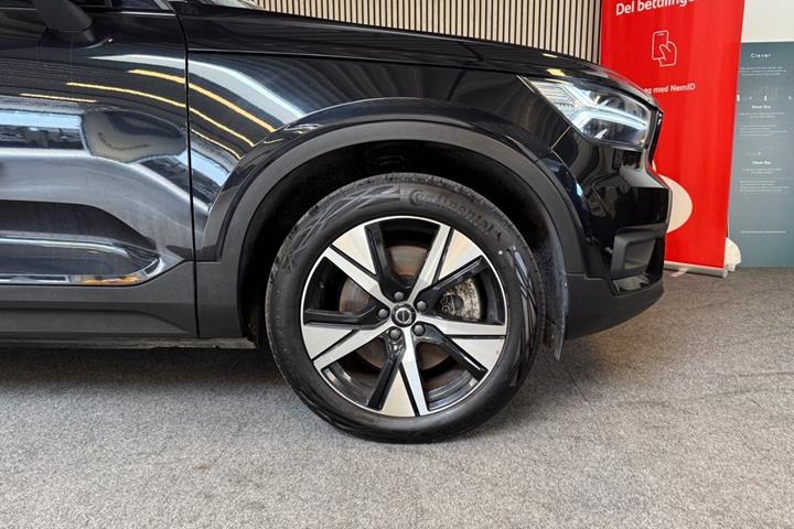 Sort Volvo XC40 fra 2022