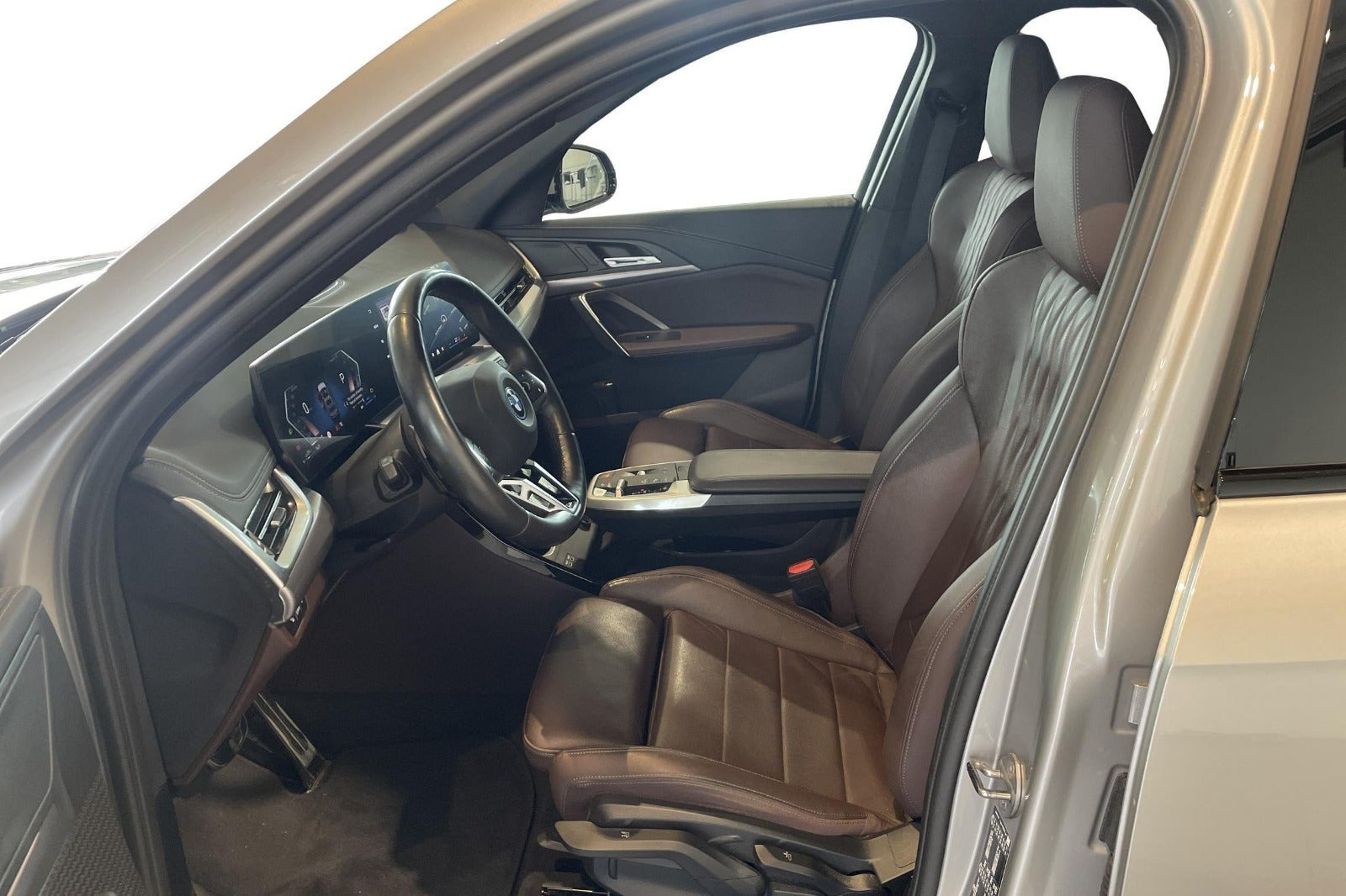 Sølv BMW X1 fra 2024