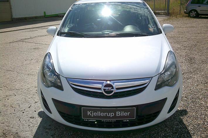 Gul Opel Corsa fra 2014