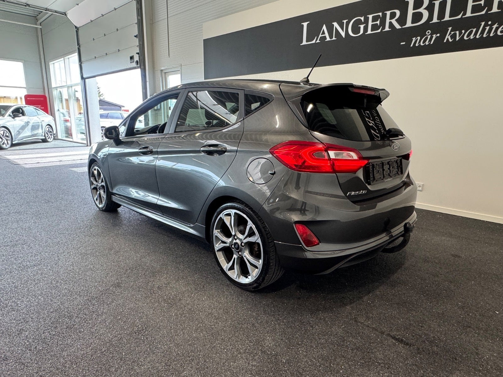 Grå Ford Fiesta fra 2019