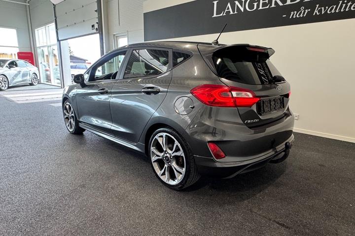Grå Ford Fiesta fra 2019