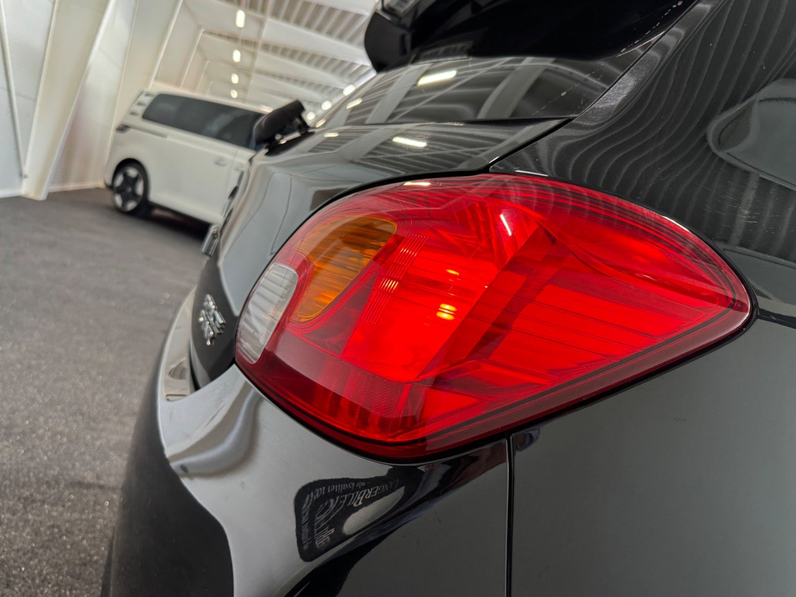 Sort Mitsubishi Space Star fra 2015