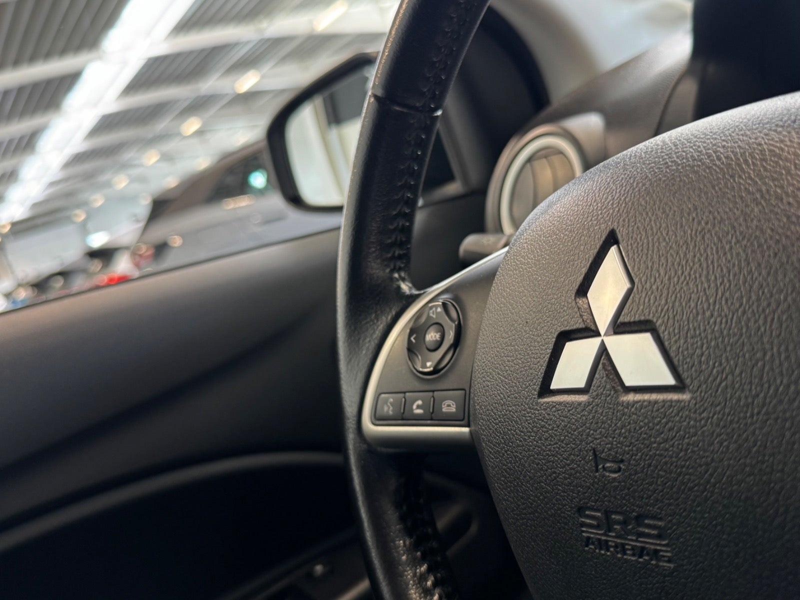 Sort Mitsubishi Space Star fra 2015