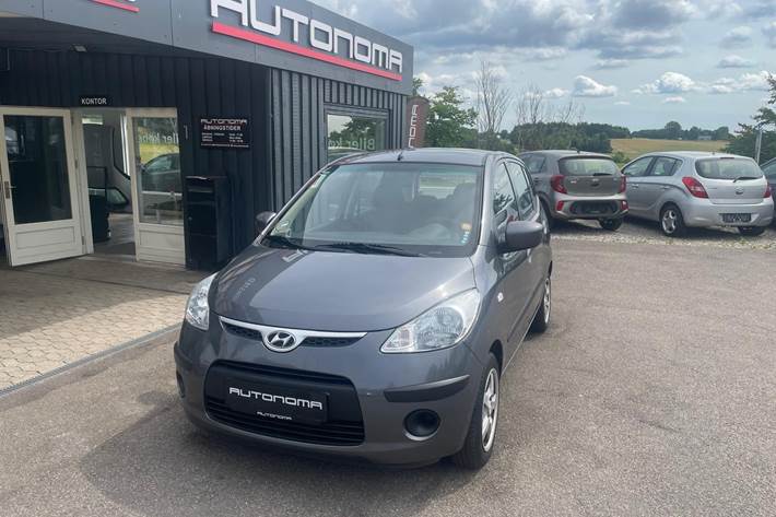 Grå Hyundai i10 fra 2009