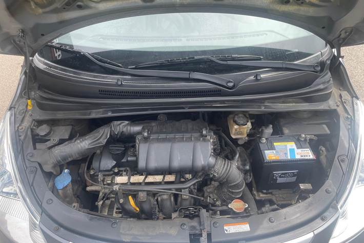 Grå Hyundai i10 fra 2009