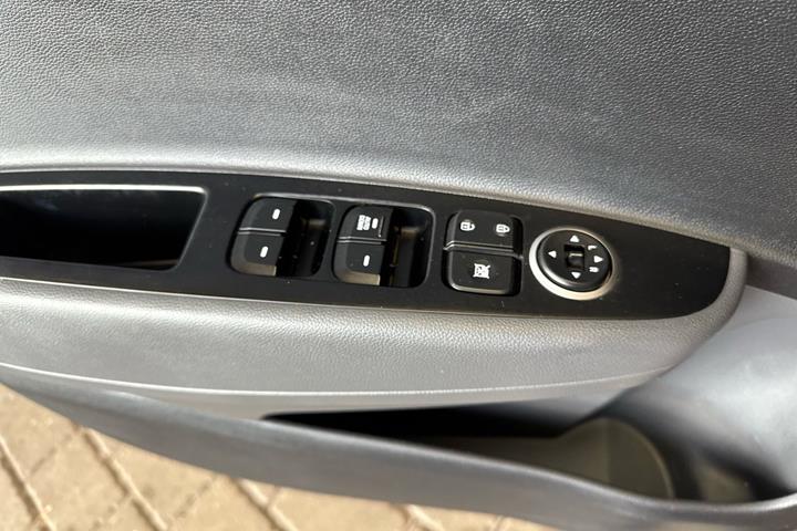 Sort Hyundai i10 fra 2017