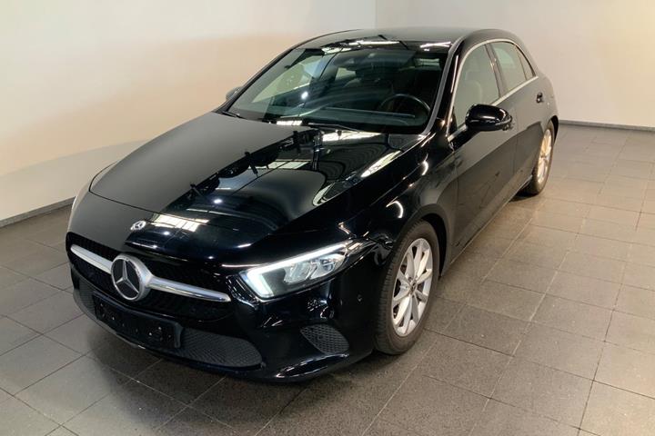Sort Mercedes A200 fra 2019 set udefra